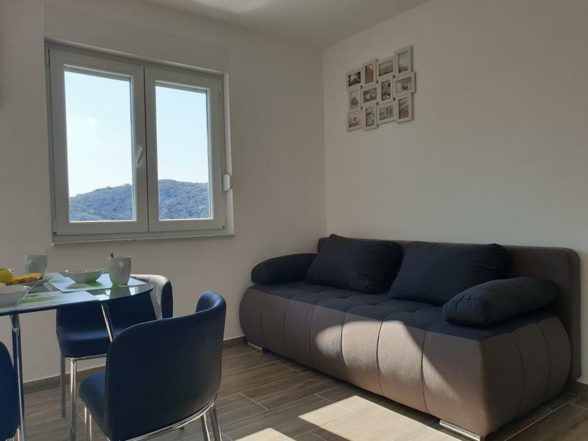 Best View Apartments Cesarica Buitenkant foto